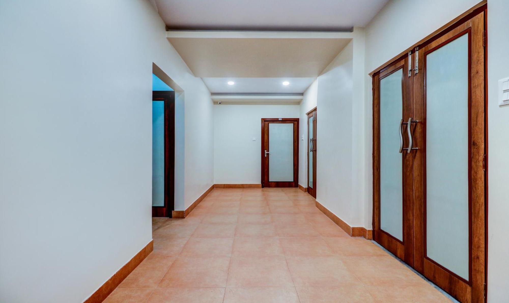 Hotel Treebo Sreema 3*
